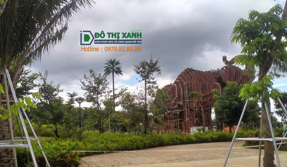 Cột thép ngụy trang cây dừa - www.dothixanh.com.vn